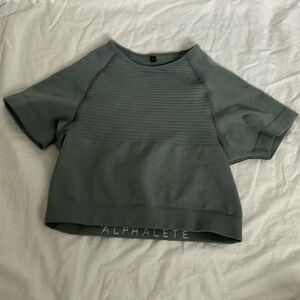 athletic crop top